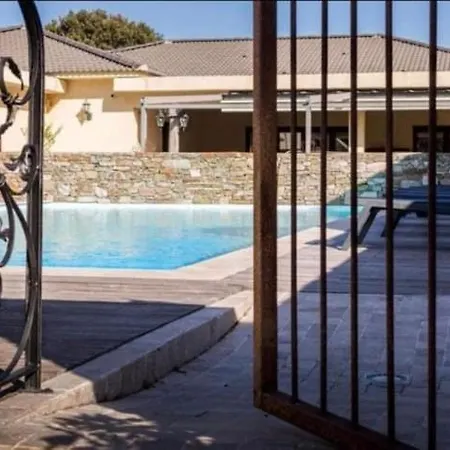 Soleil, Piscine, Parking Et Bienvenue A Apartment Sisco