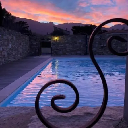 Soleil, Piscine, Parking Et Bienvenue A דירה Sisco