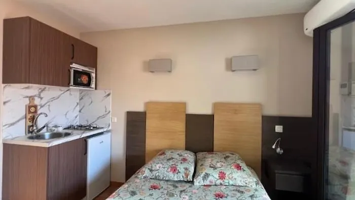 Soleil, Piscine, Parking Et Bienvenue A Appartement *